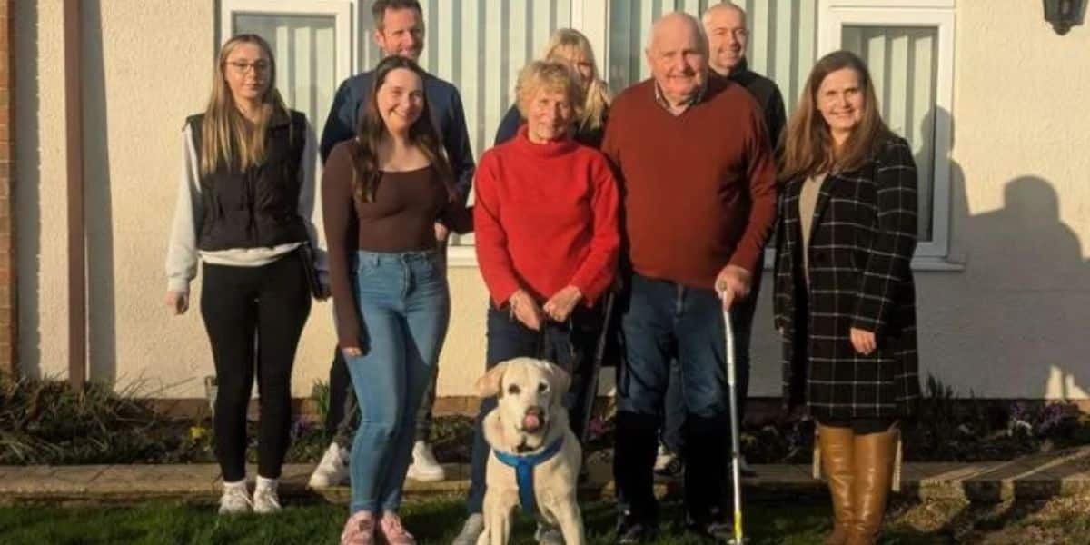 Una pareja de Norfolk se reencuentra con su perro robado hace siete años